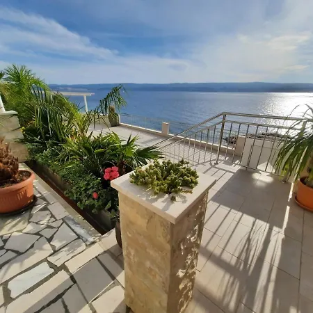 Beachfront Villa Palma Omiš