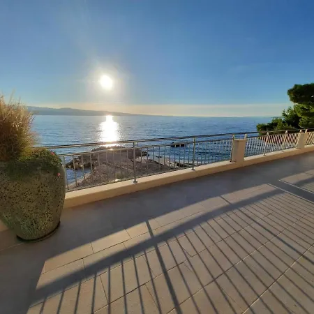 Beachfront Villa Palma * Omiš