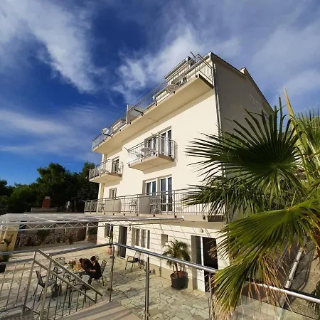 Apartment Beachfront Villa Palma Omiš