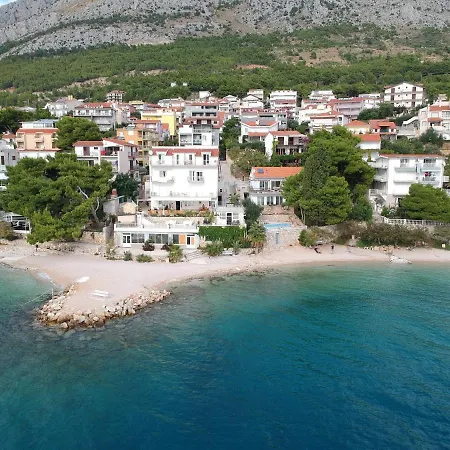 Apartment Beachfront Villa Palma