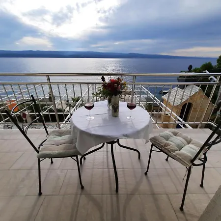 Apartment Beachfront Villa Palma Omiš