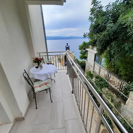 Beachfront Villa Palma Omiš