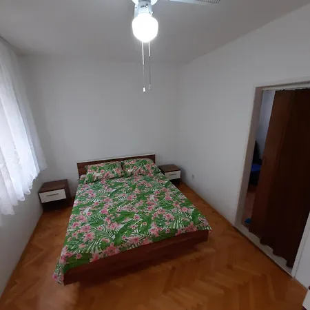 Apartment Beachfront Villa Palma Omiš