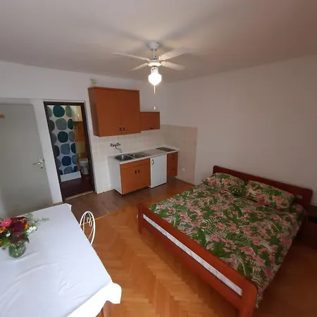 Apartment Beachfront Villa Palma Omiš