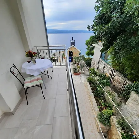 Beachfront Villa Palma * Omiš