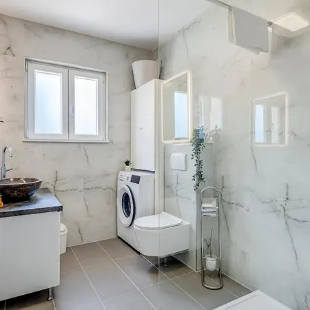Beachfront Palma Apartman