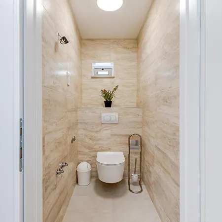 Beachfront Palma Apartman *