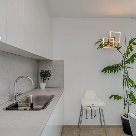 Beachfront Palma Apartman *