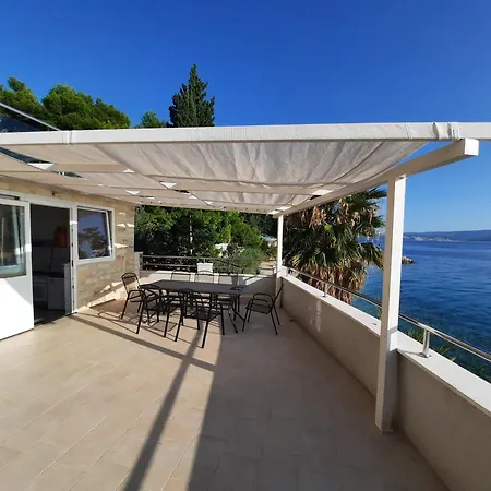 Beachfront Palma Apartman *